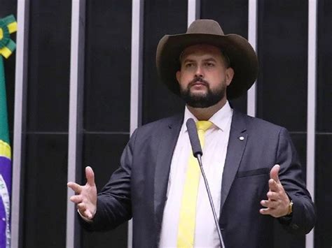 bagito chupa twitter|'Chupa aqui pra ver se sai leite', entenda a expressão usada no .